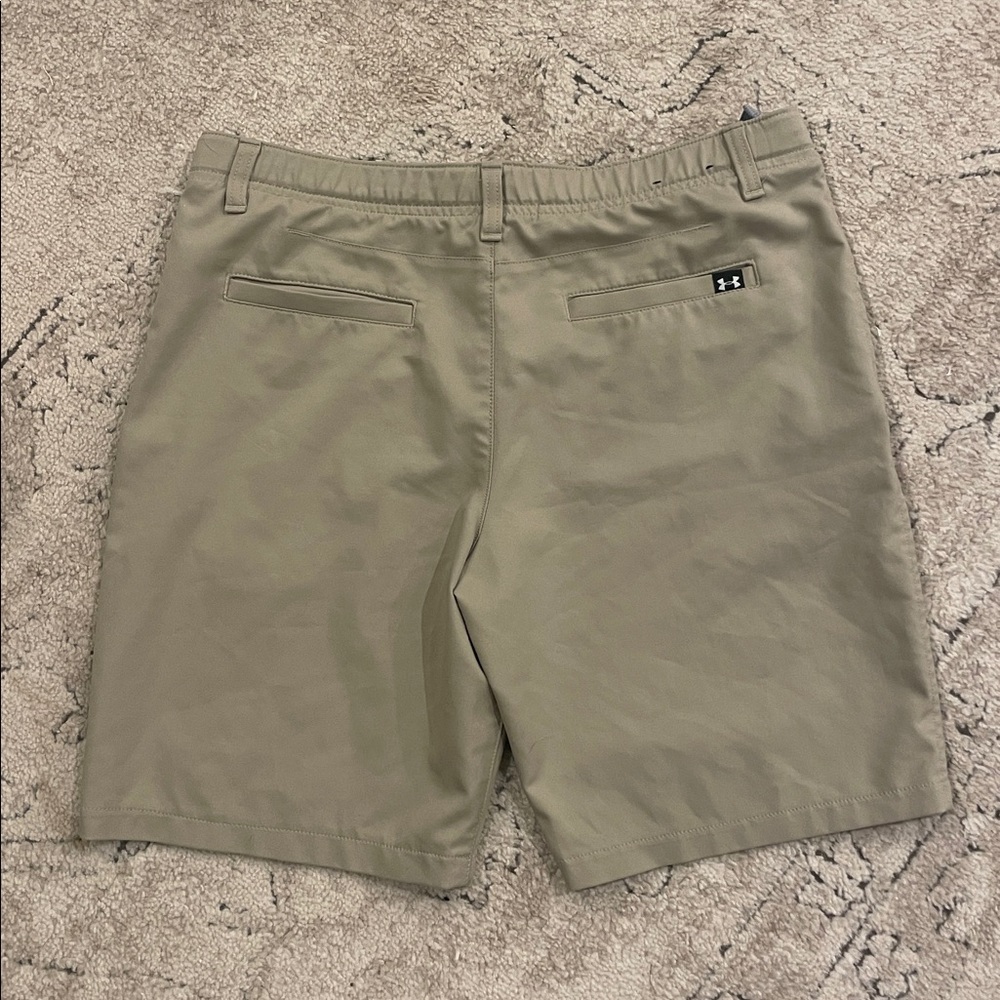 Under Armour Big Boys Khaki Flat Front Shorts - Picture 5 of 13